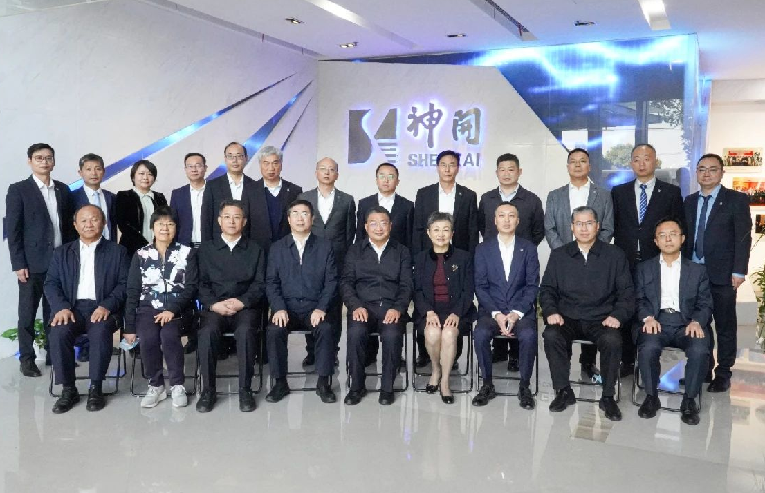 中石化高级副总裁刘宏斌一行益临esball参观考察(图6)